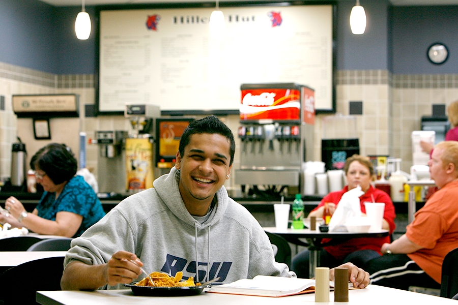 Hillcat Hut Cafe filled with students eating lunch.